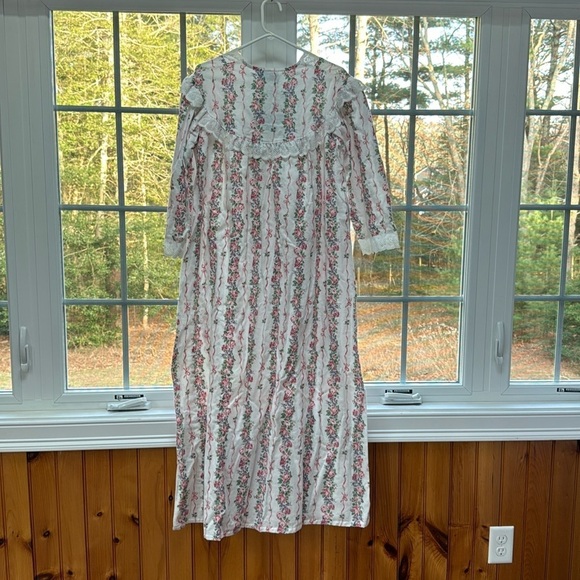 Lanz of Salzburg Vintage Cotton Flannel Nightgown NWT size L Dead stock - Picture 5 of 8